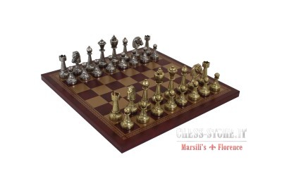 Set Scacchi In Metallo GiftHome: Pezzi Fatti A Mano Tema Soldati Romani, Scacchiera In MDF Con Effetto Noce 37x37 Cm, Altezza Pezzi 7 Cm.