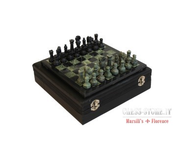 Chess pieces online
